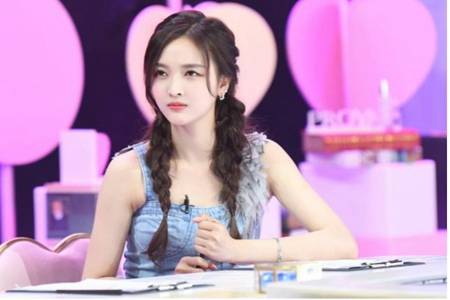 吴宣仪同款发型甜美系必备，双马尾俏皮大波浪温柔