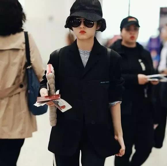 张子枫太会穿，私服礼服随意拍，妹妹真好看