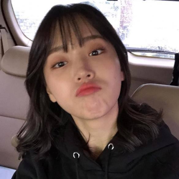 吃定了这个颜！甜美容颜清纯风，网友心目中的女友系正妹