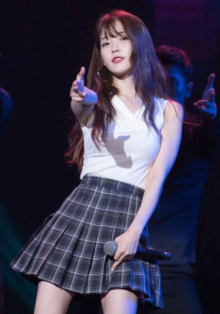 又美又撩又清纯让人欲罢不能，穿上好看到爆炸！