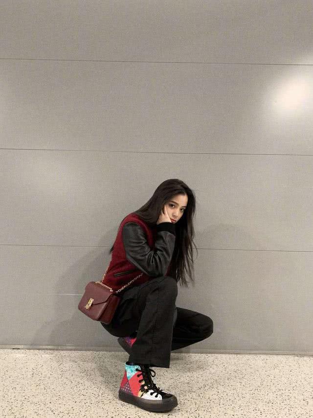 欧阳娜娜晒最新穿搭,网友大呼被惊艳