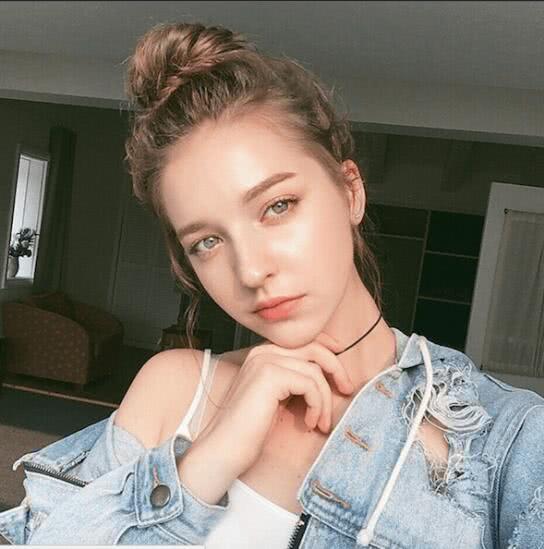 笑起来融化人的俄罗斯妹子，神仙颜值+精灵造型太美丽