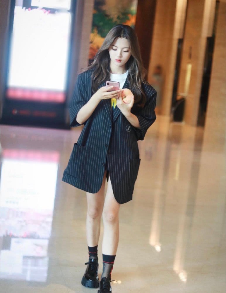 杨超越人气越来越高！小仙女的精致生活，从私服穿搭就能看出