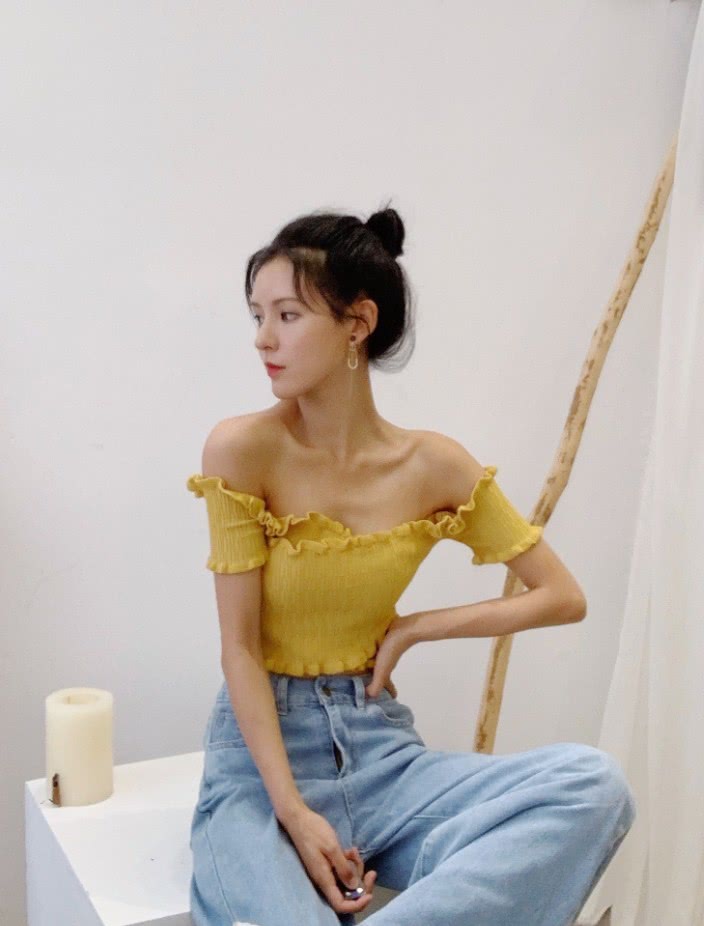 张予曦上衣只穿15厘米,秀出漫画腰好身材无人能敌