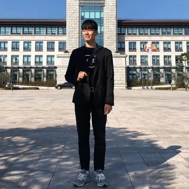 韩国时尚博主日常穿搭分享,男生们照着穿就行!