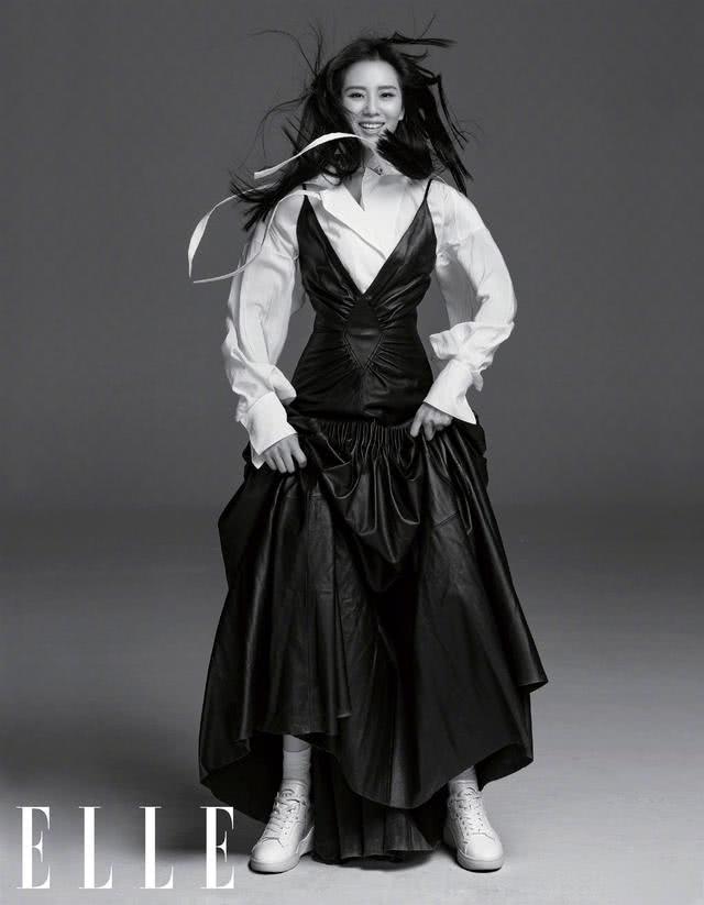 刘诗诗重塑黑长直发造型,静雅沉稳不失活泼散发幸福气息