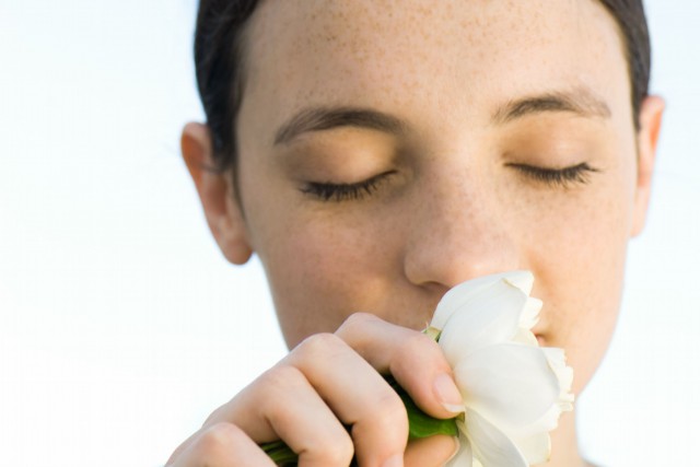 怎么能让脸上斑淡化，教你日常淡斑的好方法