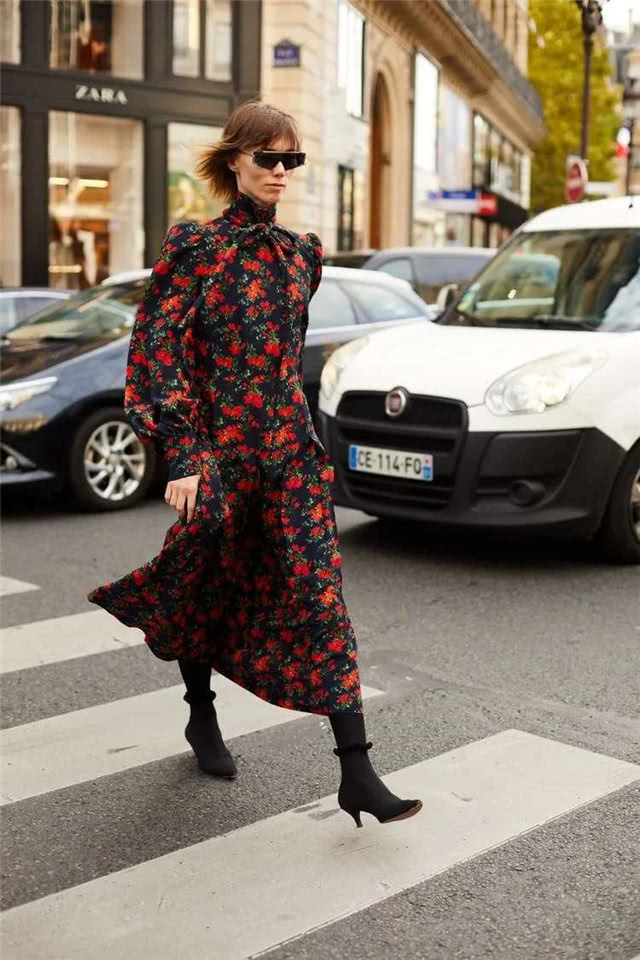 女人不管身材多好,这“4种”裙子再火都别穿,上身显廉价没气质