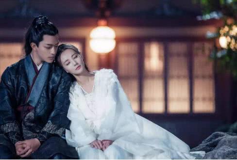 李一桐出道就成为大女主,现在气质身材已经“熟透了”