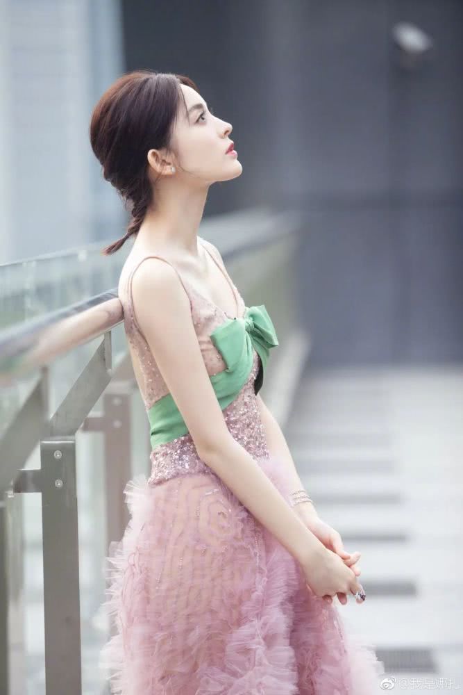 最火的短发气垫烫发型，选这5款换上真的变好看