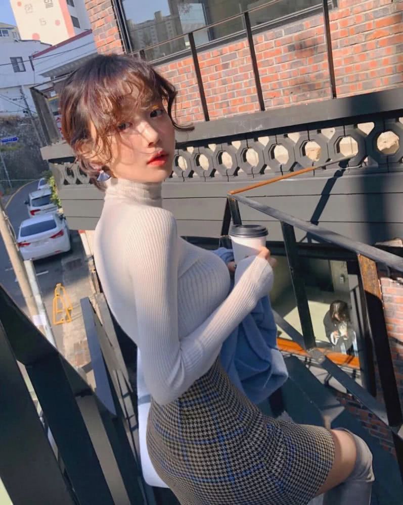 最火的短发气垫烫发型，选这5款换上真的变好看