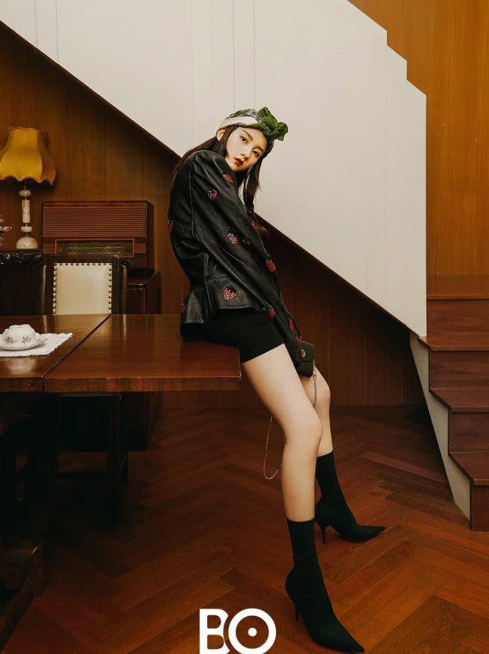 宋祖儿挑战人人嫌土的骑行裤,没想到却穿出了电棒腿