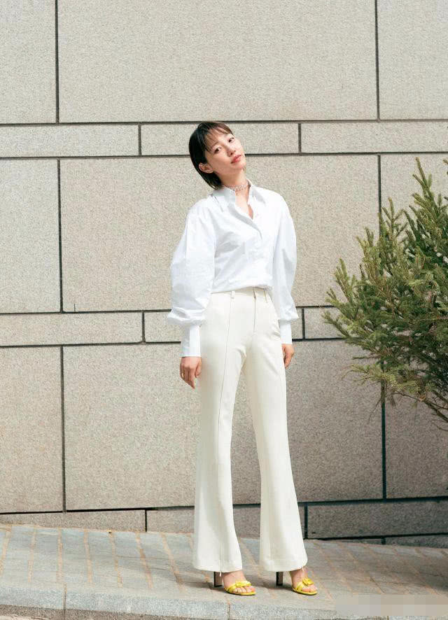 今年流行“衬衫搭配酒杯裤”,气质显瘦还好看!