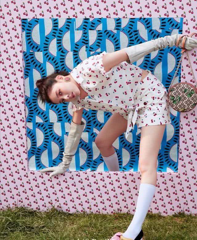 宋妍霏杂志拍摄高级感十足,网友:被演戏耽误的时尚博主