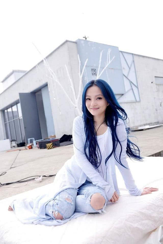 小个子张韶涵的穿衣打扮真时髦!这几套搭配技巧显高还有气质