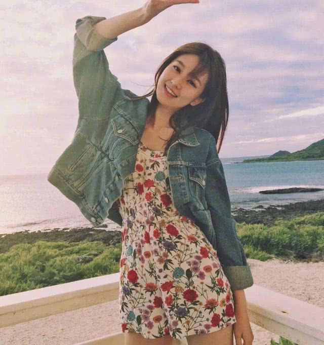 我选出了今年最美的3条连衣裙，快穿上它们迎接夏天吧！