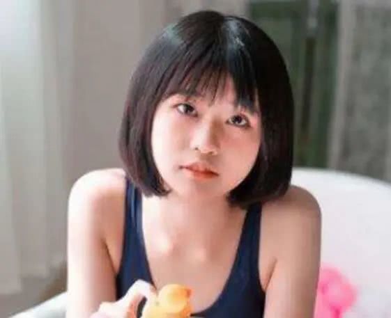 15款圆脸女生适合的短发发型，减龄瘦脸，提升气质！