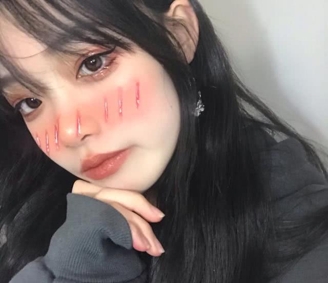 今年超火的漫画妆!分分钟让你变身二次元女孩