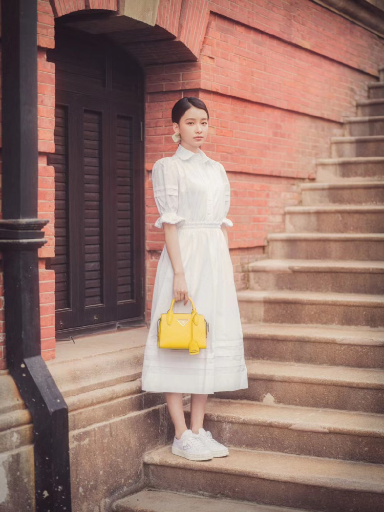 孙怡穿长裙甜似学生妹,丝毫看不出已结婚生子