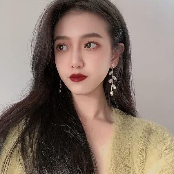 女孩都不能少的一件首饰,漂亮精致的耳饰,小巧耳朵最好的装饰