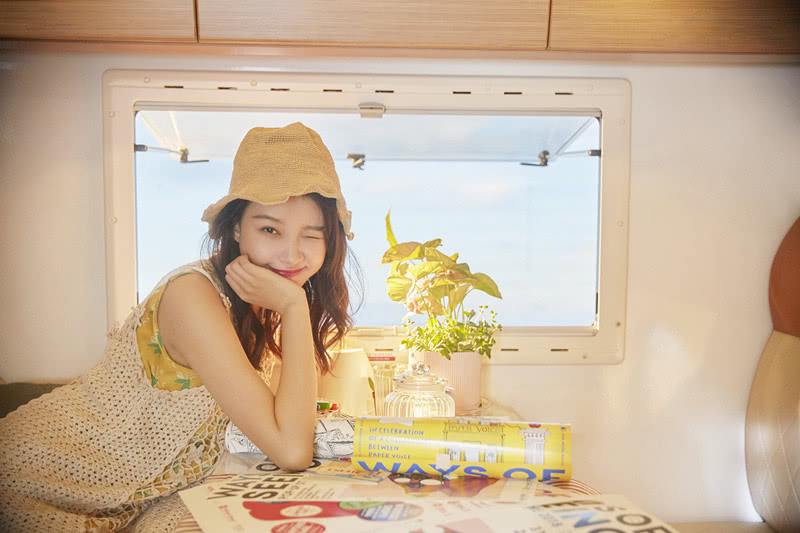 孙怡穿长裙甜似学生妹,丝毫看不出已结婚生子