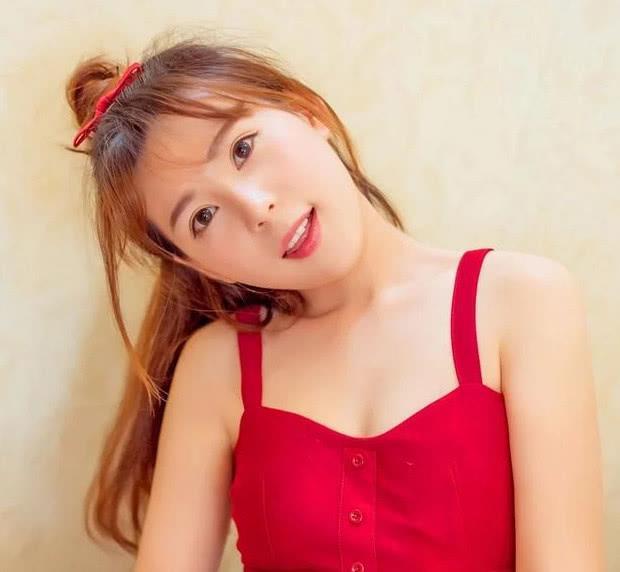 爸爸快点我坚持不住了 我喜欢上了和我爸暧昧的感觉