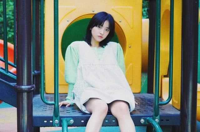 夏日学沈月少女穿搭,轻松变身为女神