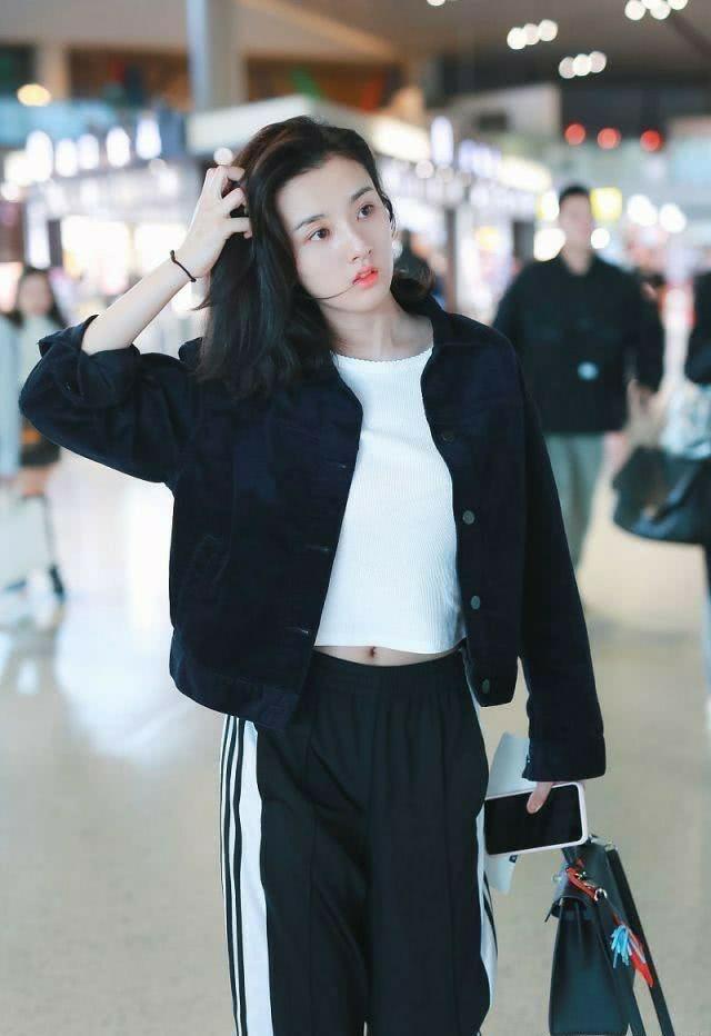 2020年流行清爽“LOB发”,好搭衣服