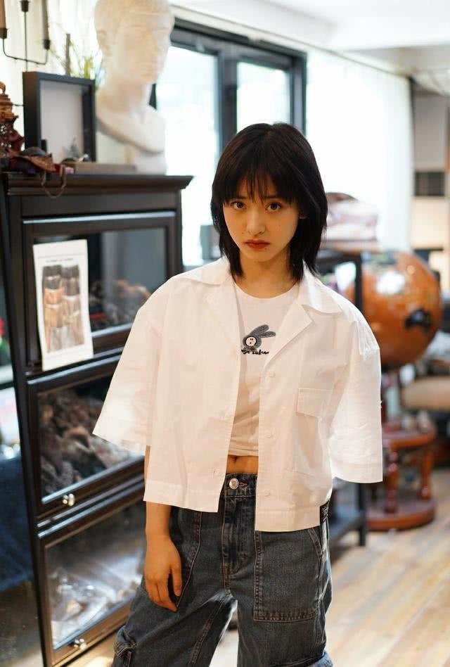 夏日学沈月少女穿搭,轻松变身为女神