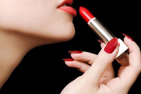 口红保质期一般多久,口红过期还能用吗