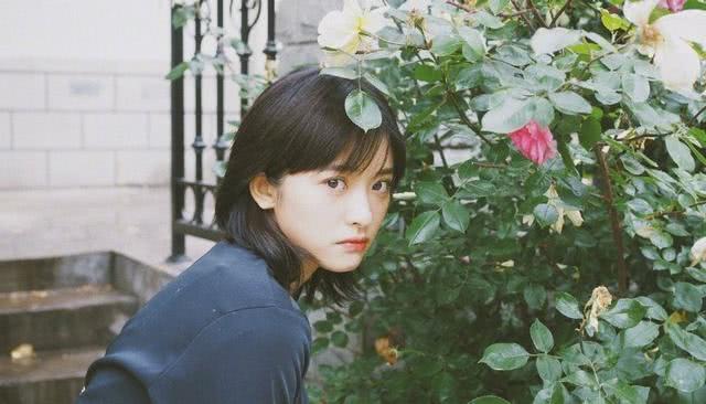 夏日学沈月少女穿搭,轻松变身为女神