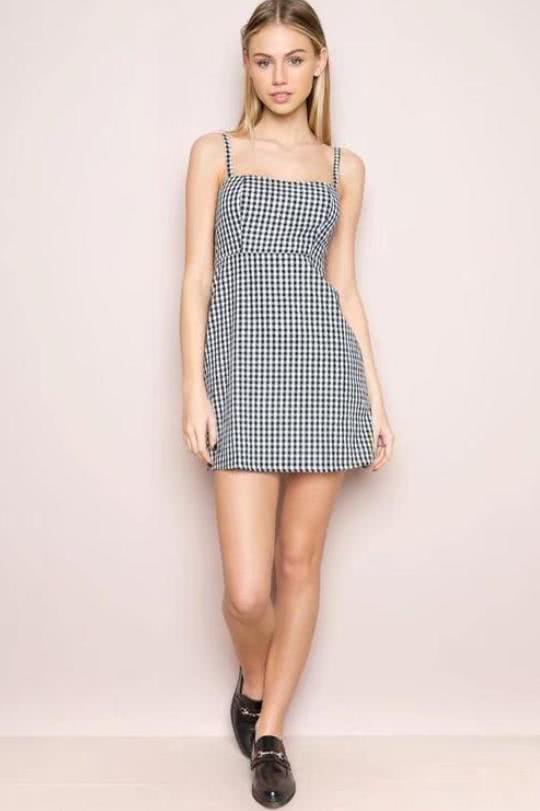 我选出了今年最美的3条连衣裙，快穿上它们迎接夏天吧！