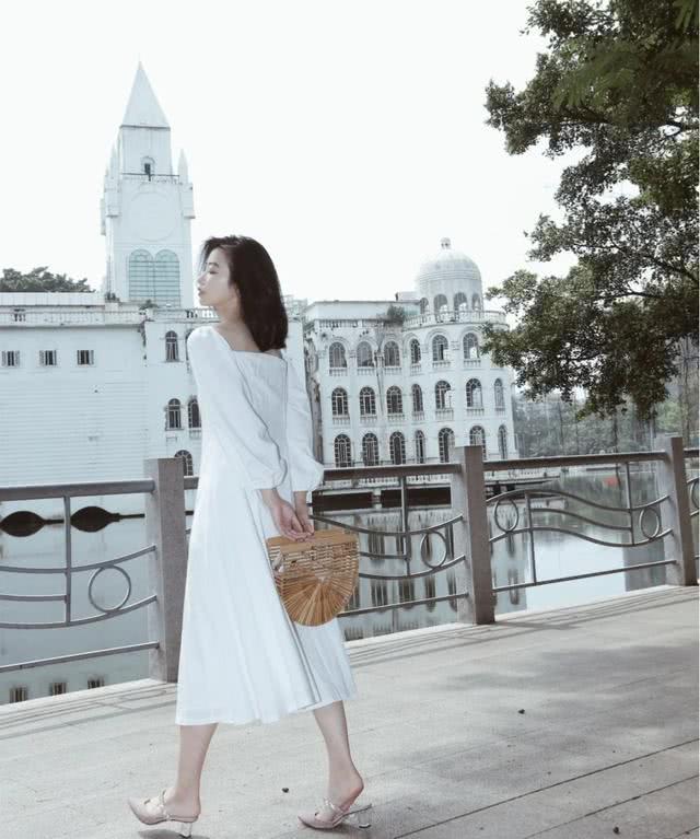 夏天穿裙子一定要搭配这几双鞋，时髦又上档次