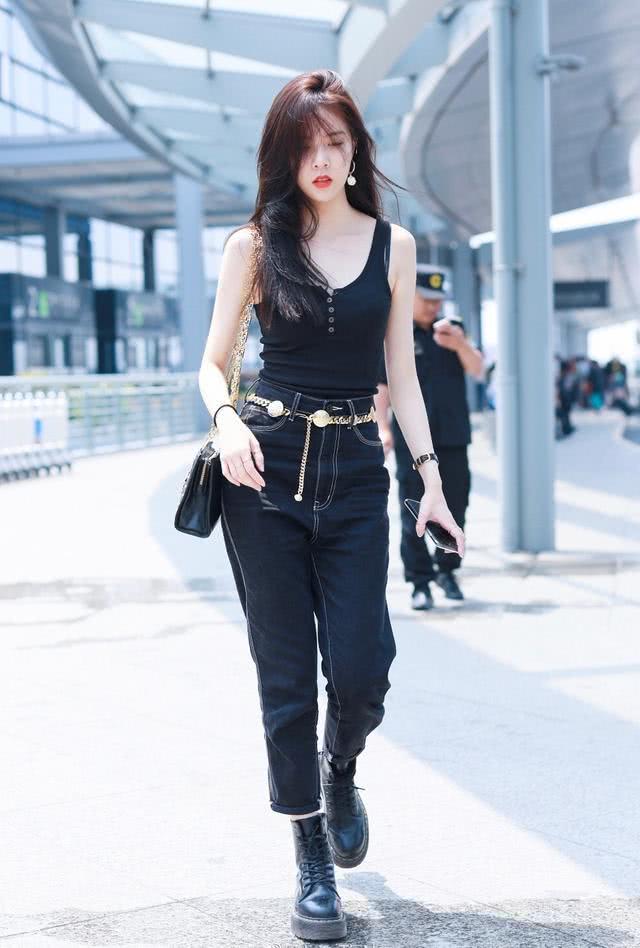 宋妍霏杂志拍摄高级感十足,网友:被演戏耽误的时尚博主