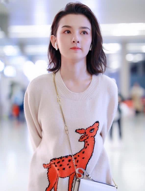 2020年流行清爽“LOB发”,好搭衣服