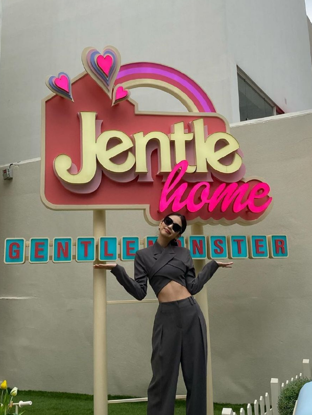 JENNIE穿西装在后背“挖”了个洞，效果却成00后最爱