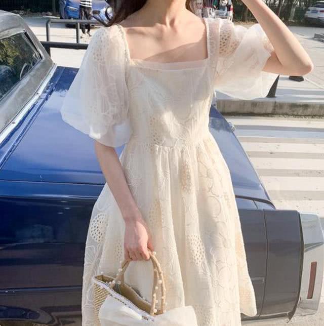 我选出了今年最美的3条连衣裙，快穿上它们迎接夏天吧！