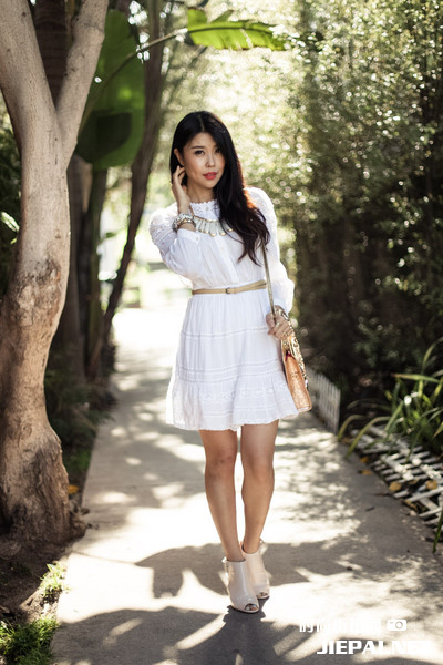 欧美潮女街拍 白色搭出仙女范儿