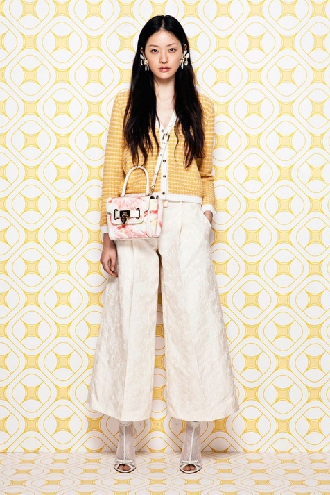 Moschino Cheap And Chic糖果的缤纷早春系列
