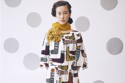 轻盈飞舞的美丽蝴蝶。Minä Perhonen 2013 Collection