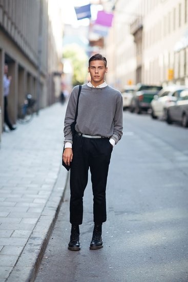 欧美潮人街拍 针织套头衫搭出运动感