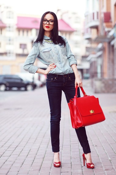 俄罗斯潮女街拍 修身又适宜的风格混搭秀