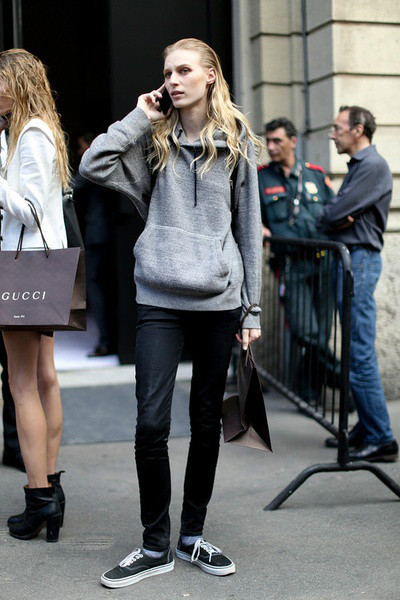 欧美潮人街拍 街头的随性中性风搭配