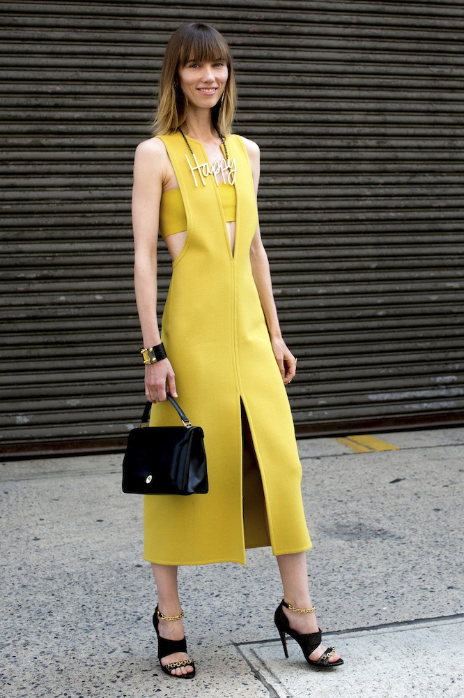 欧美街拍 看春季街头那些漂亮的连衣裙搭配