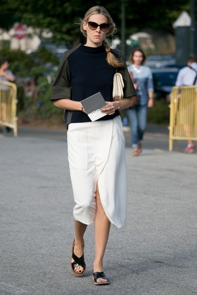 欧美潮女街拍 极简黑白色打造街头魅力风