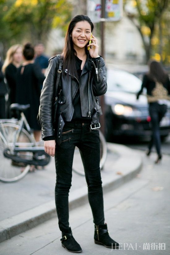 刘雯街拍 会穿衣人还美的不要不要的