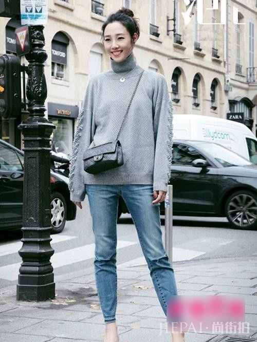 白百何陈坤《火锅英雄》上映 看白百何最新街拍衣品