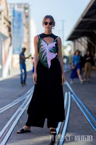 消暑穿搭!跟澳洲街拍潮人找周末穿搭灵感