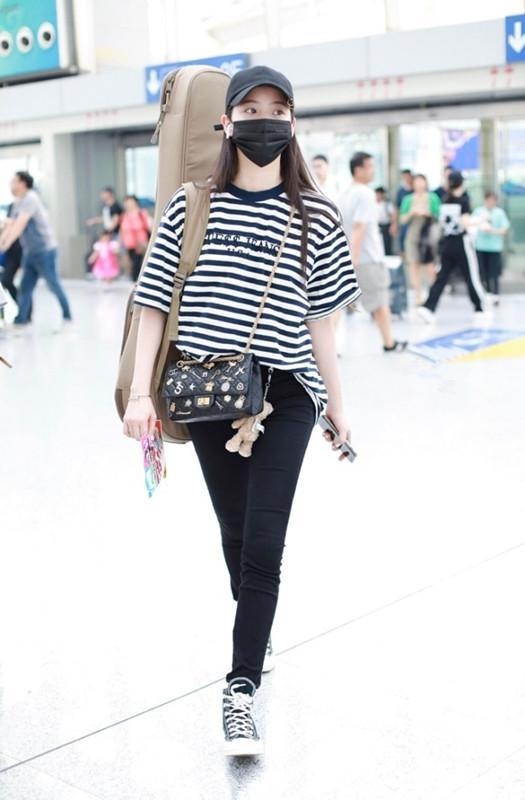 167的欧阳娜娜撞上167的杨幂,终于明白腿直和腿细哪个更重要了