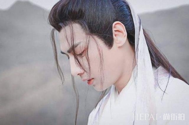 杨紫拍《香蜜》瘦了20斤,竟是被罗云熙脸小腰细刺激的!